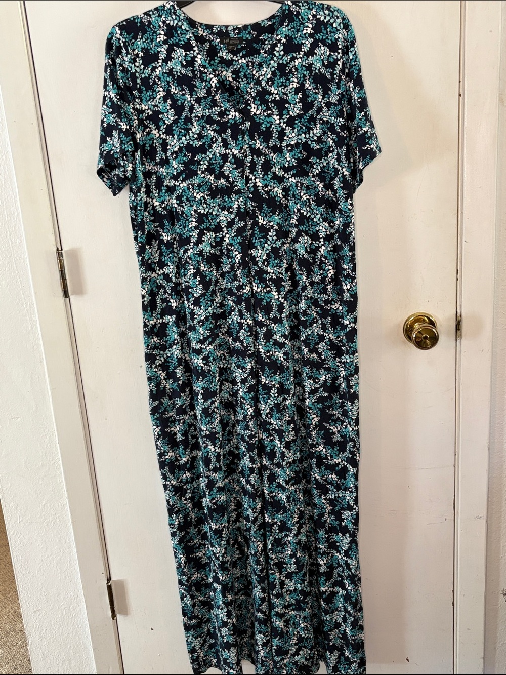 J Jill Wearever collection navy maxi dress with teal leaf pattern Size M Tall